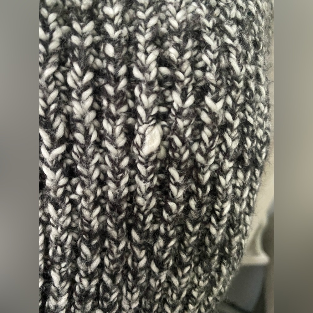 🛍️Universal Thread Sweater - Picture 4 of 6